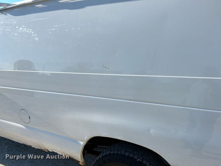 image for item NR9370 2005 Ford E250  van
