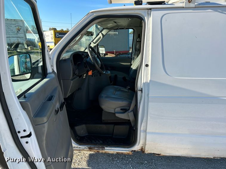 image for item NR9370 2005 Ford E250  van