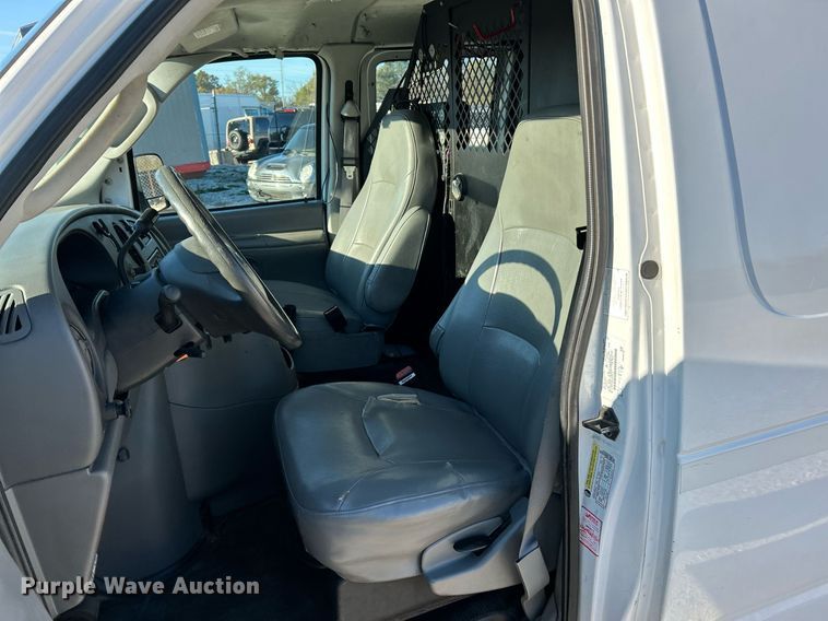 image for item NR9370 2005 Ford E250  van