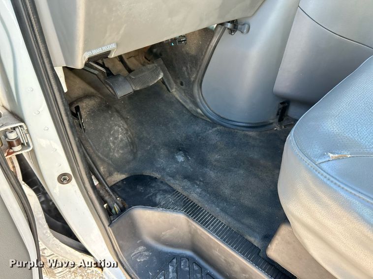 image for item NR9370 2005 Ford E250  van