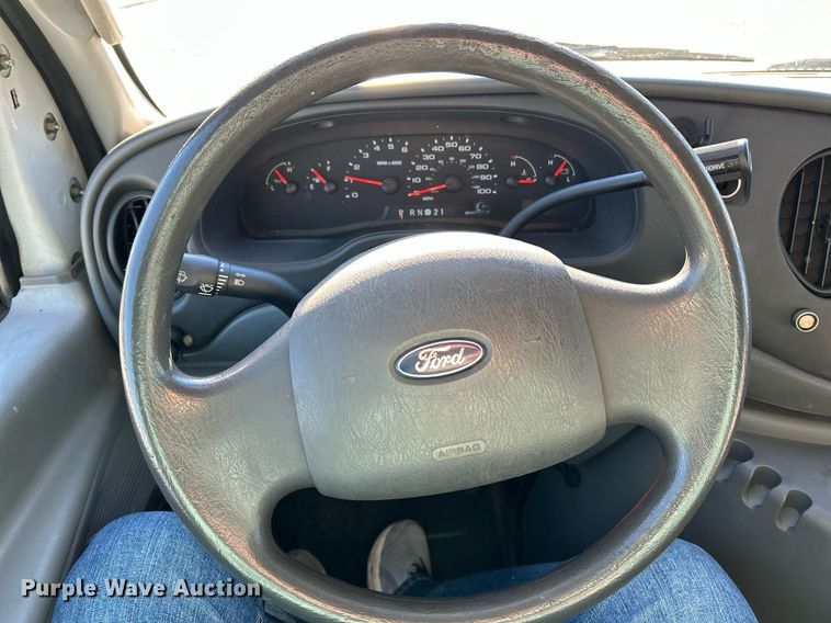 image for item NR9370 2005 Ford E250  van