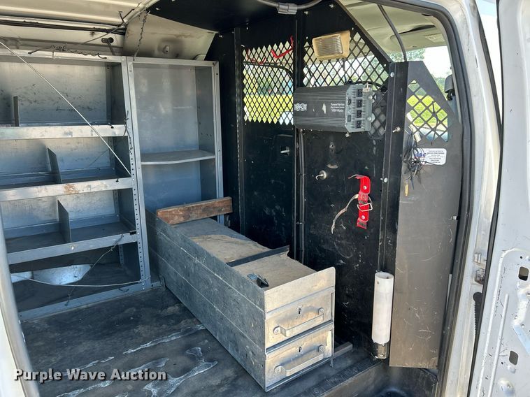 image for item NR9370 2005 Ford E250  van