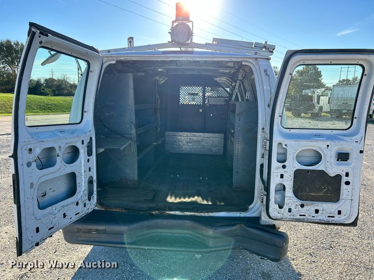 image for item NR9370 2005 Ford E250  van