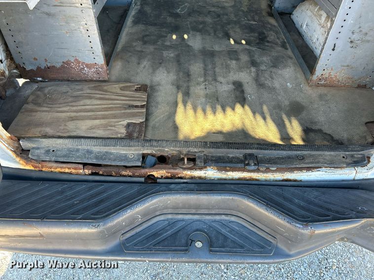 image for item NR9370 2005 Ford E250  van