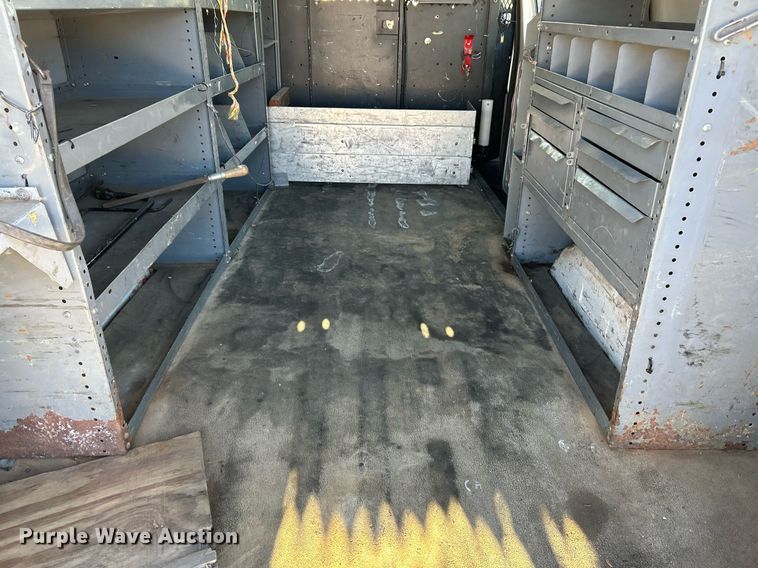 image for item NR9370 2005 Ford E250  van