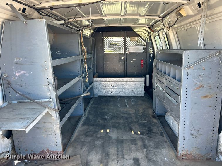 image for item NR9370 2005 Ford E250  van