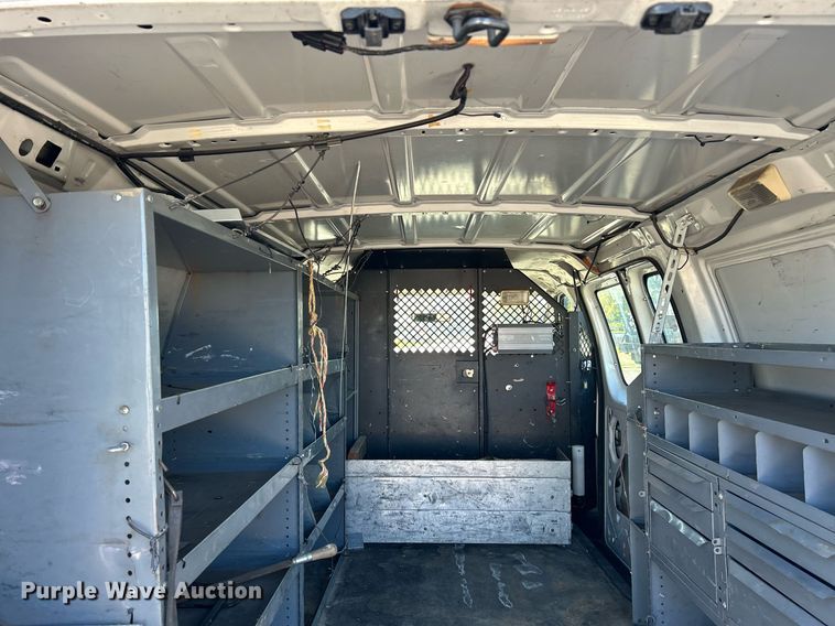image for item NR9370 2005 Ford E250  van