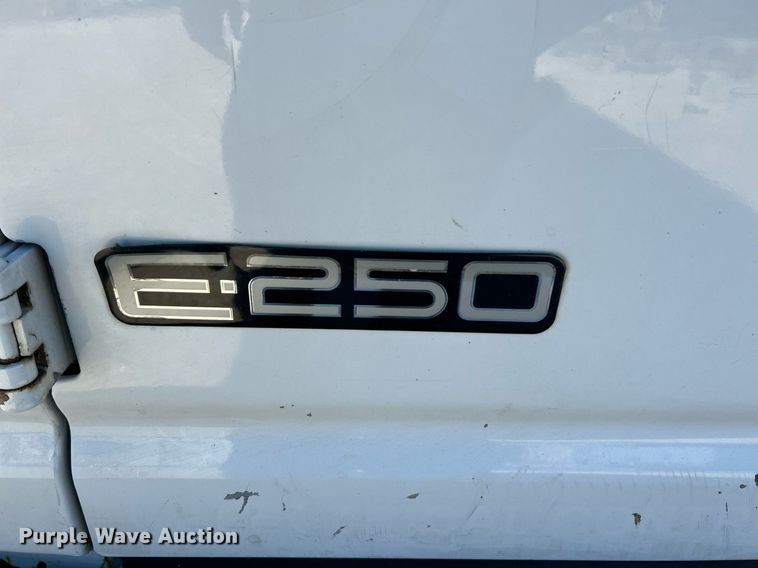 image for item NR9370 2005 Ford E250  van