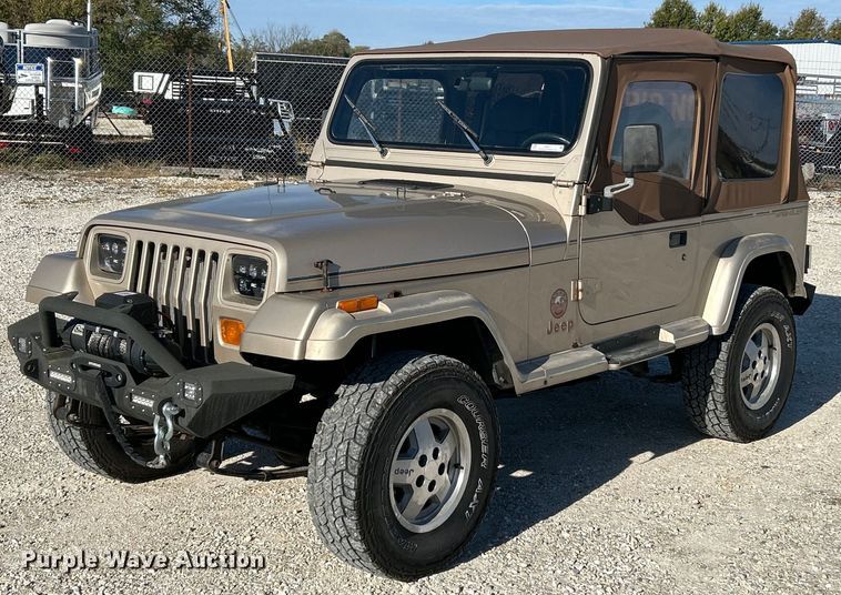 image for item NR9371 1994 Jeep Wrangler Sahara  SUV