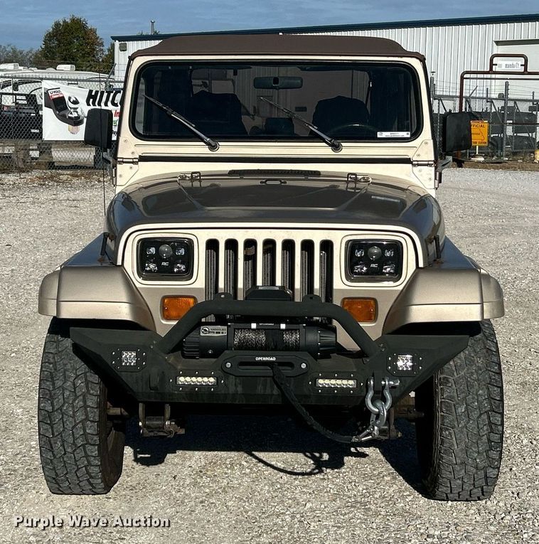 image for item NR9371 1994 Jeep Wrangler Sahara  SUV