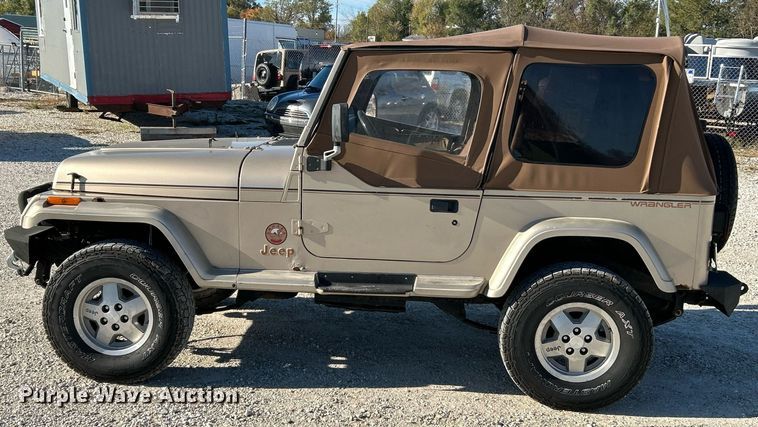 image for item NR9371 1994 Jeep Wrangler Sahara  SUV