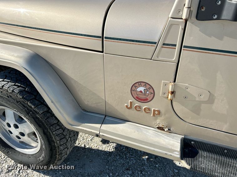 image for item NR9371 1994 Jeep Wrangler Sahara  SUV