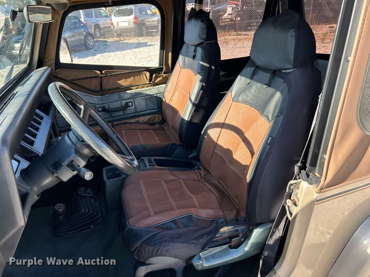 image for item NR9371 1994 Jeep Wrangler Sahara  SUV