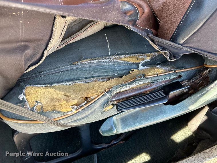 image for item NR9371 1994 Jeep Wrangler Sahara  SUV