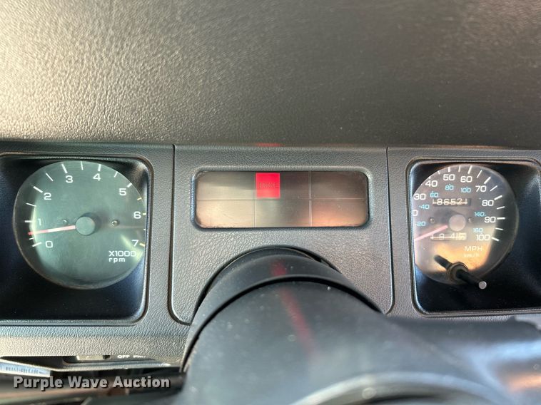 image for item NR9371 1994 Jeep Wrangler Sahara  SUV