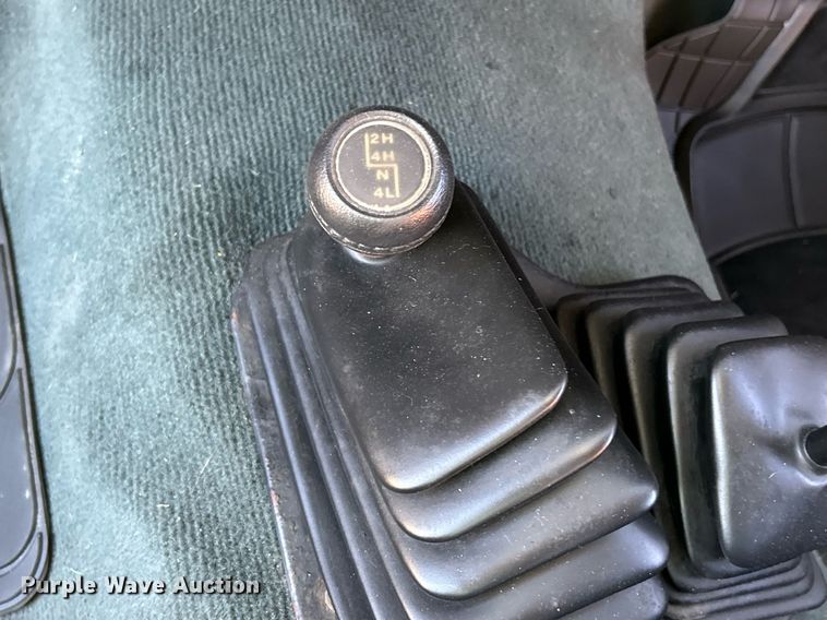 image for item NR9371 1994 Jeep Wrangler Sahara  SUV