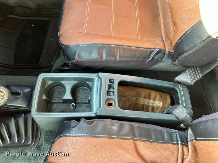 image for item NR9371 1994 Jeep Wrangler Sahara  SUV