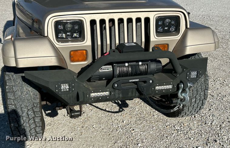 image for item NR9371 1994 Jeep Wrangler Sahara  SUV