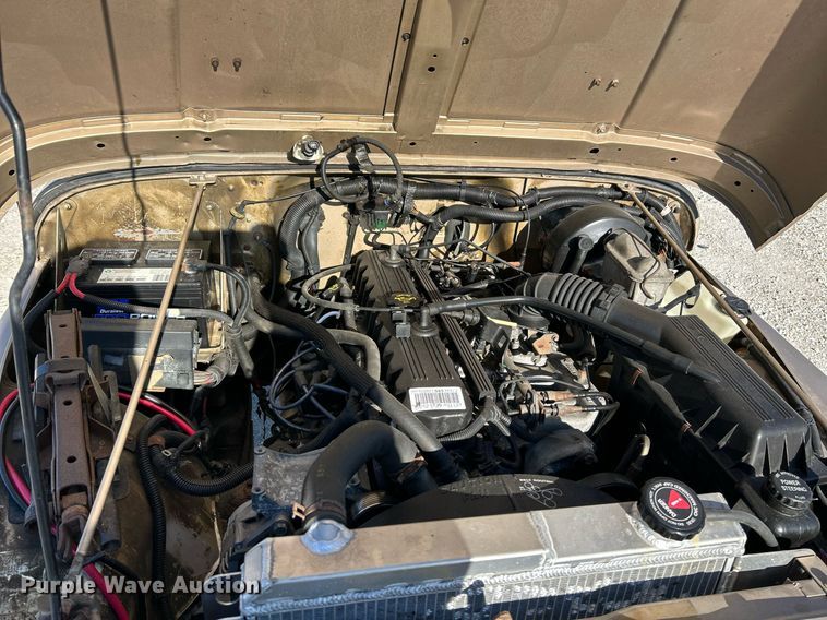 image for item NR9371 1994 Jeep Wrangler Sahara  SUV