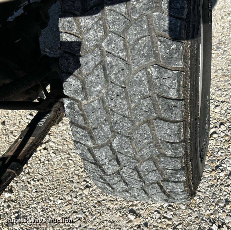 image for item NR9371 1994 Jeep Wrangler Sahara  SUV