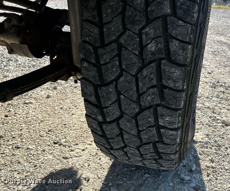 image for item NR9371 1994 Jeep Wrangler Sahara  SUV