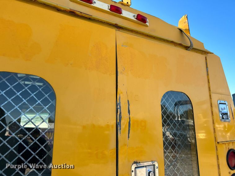 image for item NR9372 2005 Chevrolet 3500 Express  utility van