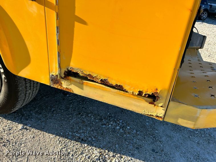 image for item NR9372 2005 Chevrolet 3500 Express  utility van