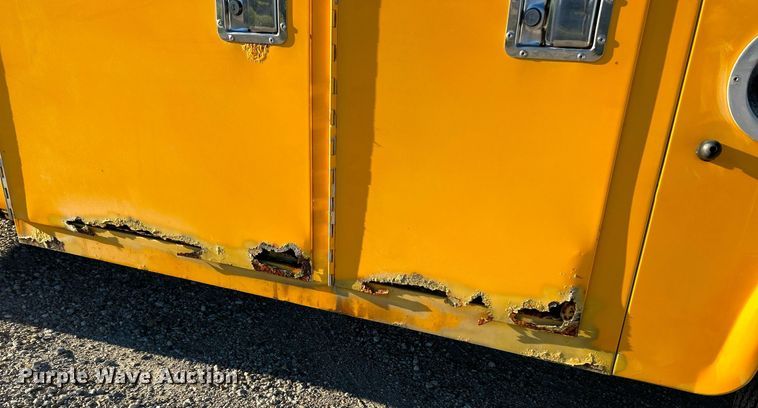 image for item NR9372 2005 Chevrolet 3500 Express  utility van