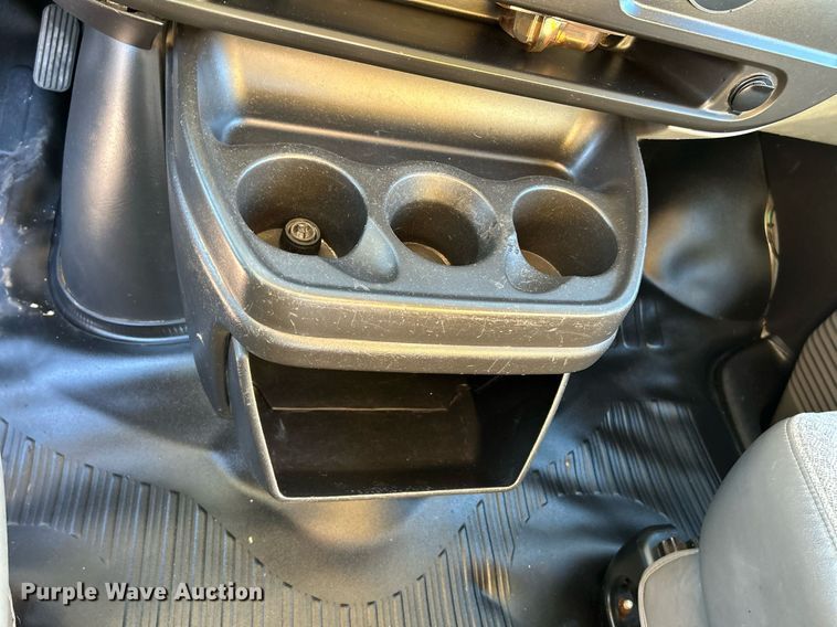 image for item NR9372 2005 Chevrolet 3500 Express  utility van