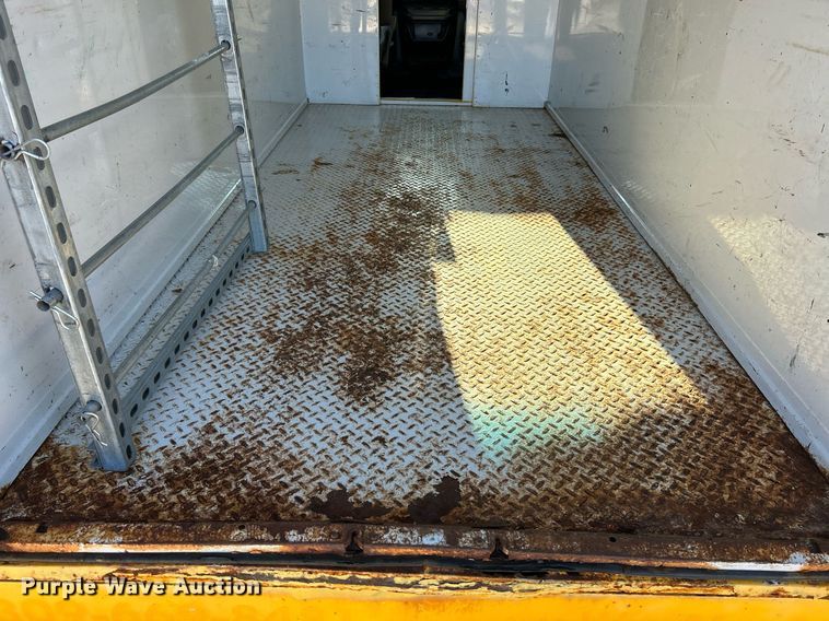 image for item NR9372 2005 Chevrolet 3500 Express  utility van