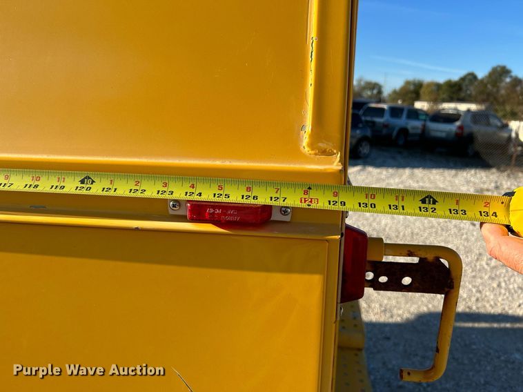 image for item NR9372 2005 Chevrolet 3500 Express  utility van