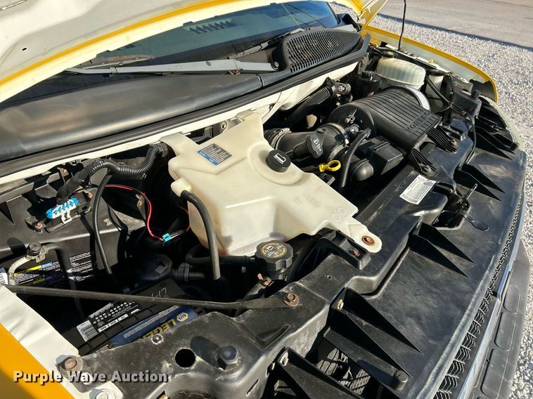 image for item NR9372 2005 Chevrolet 3500 Express  utility van