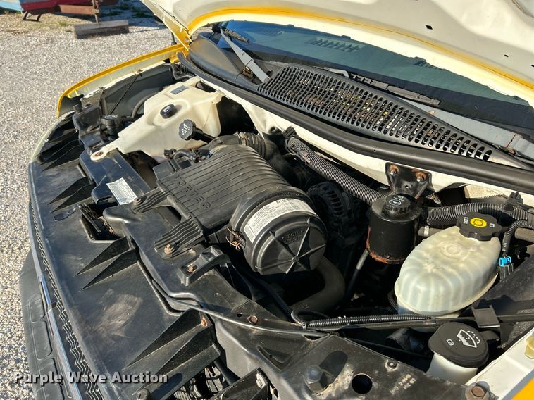 image for item NR9372 2005 Chevrolet 3500 Express  utility van