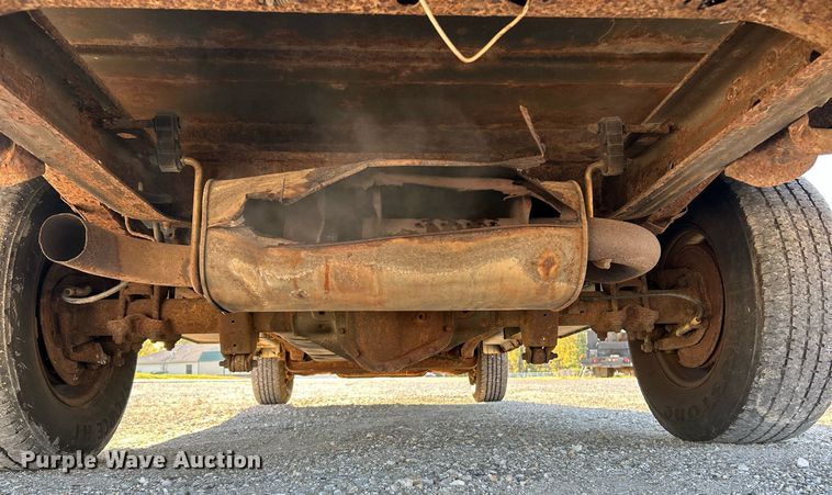 image for item NR9372 2005 Chevrolet 3500 Express  utility van