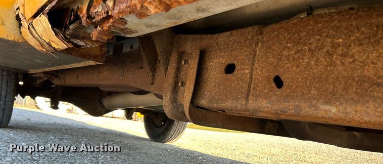 image for item NR9372 2005 Chevrolet 3500 Express  utility van