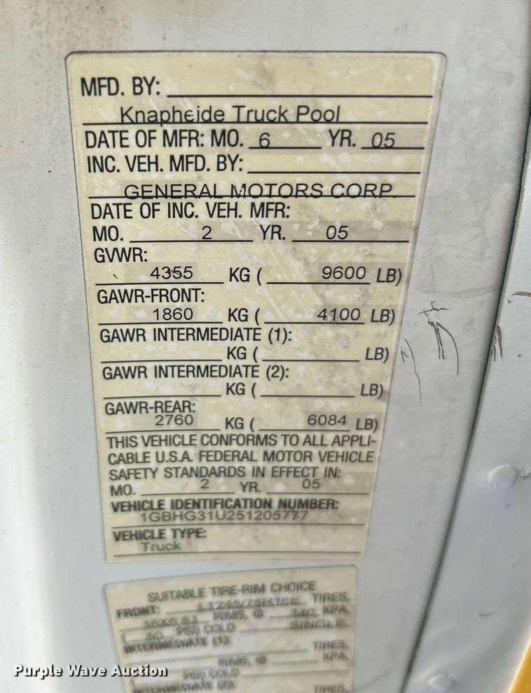 image for item NR9372 2005 Chevrolet 3500 Express  utility van