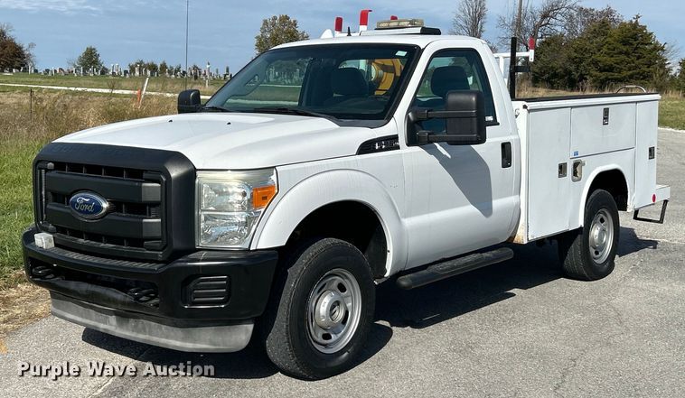 image for item NR9374 2011 Ford F250 Super Duty XL  utility bed pickup truck