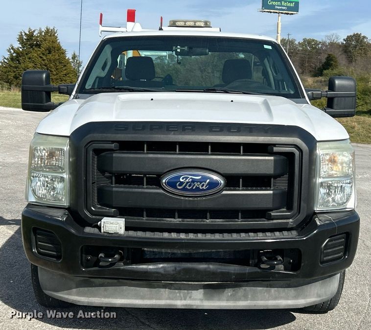 image for item NR9374 2011 Ford F250 Super Duty XL  utility bed pickup truck