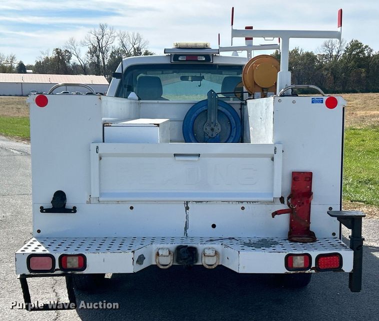 image for item NR9374 2011 Ford F250 Super Duty XL  utility bed pickup truck