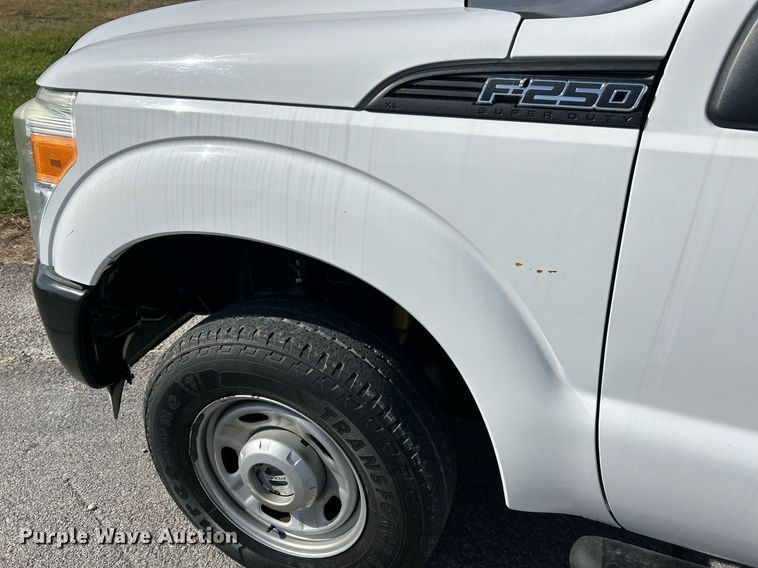 image for item NR9374 2011 Ford F250 Super Duty XL  utility bed pickup truck