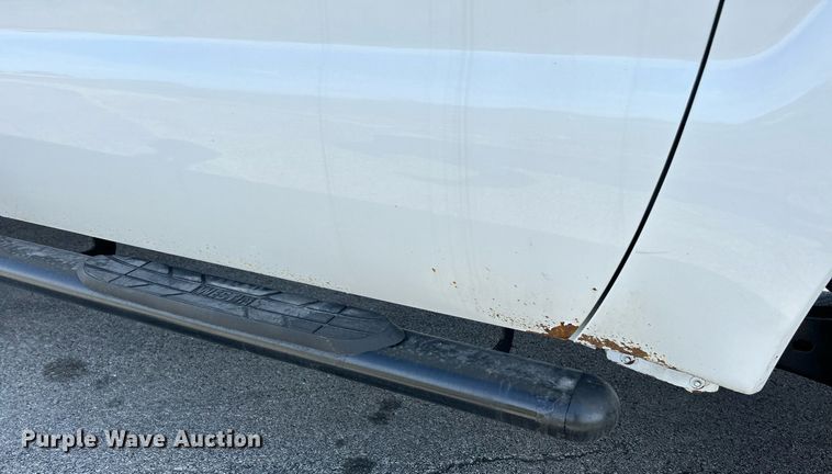 image for item NR9374 2011 Ford F250 Super Duty XL  utility bed pickup truck