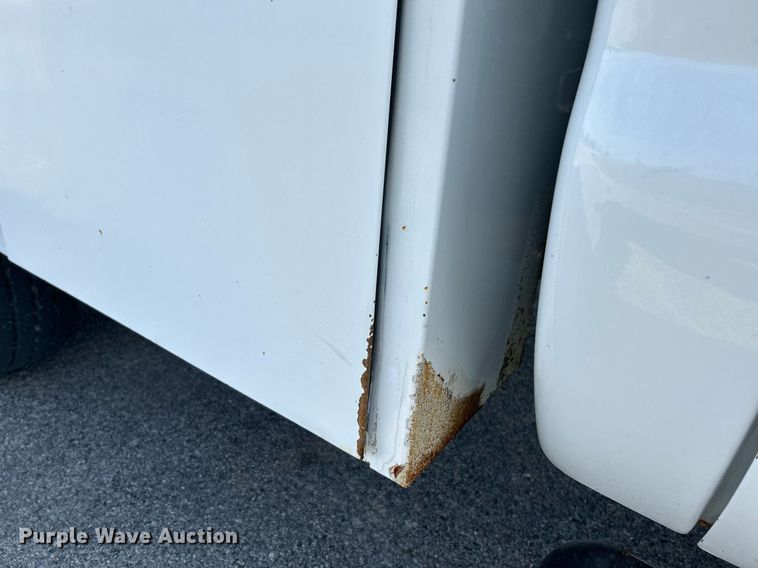 image for item NR9374 2011 Ford F250 Super Duty XL  utility bed pickup truck