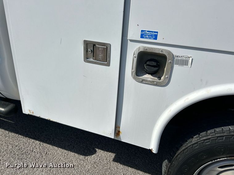 image for item NR9374 2011 Ford F250 Super Duty XL  utility bed pickup truck