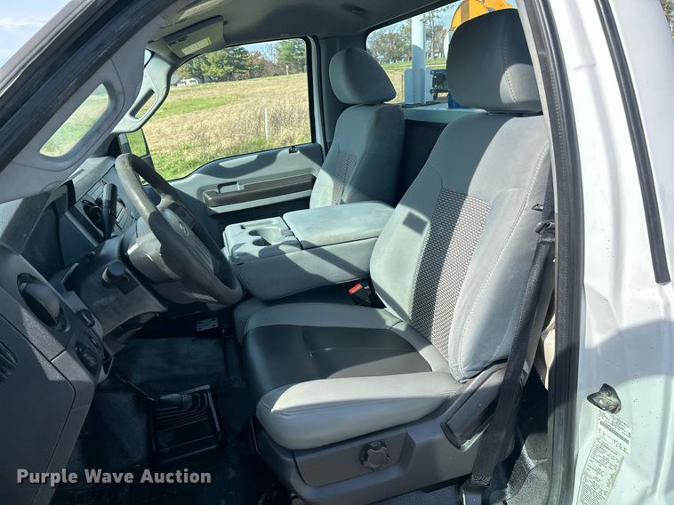 image for item NR9374 2011 Ford F250 Super Duty XL  utility bed pickup truck