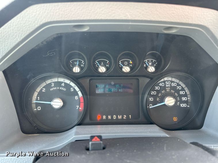 image for item NR9374 2011 Ford F250 Super Duty XL  utility bed pickup truck