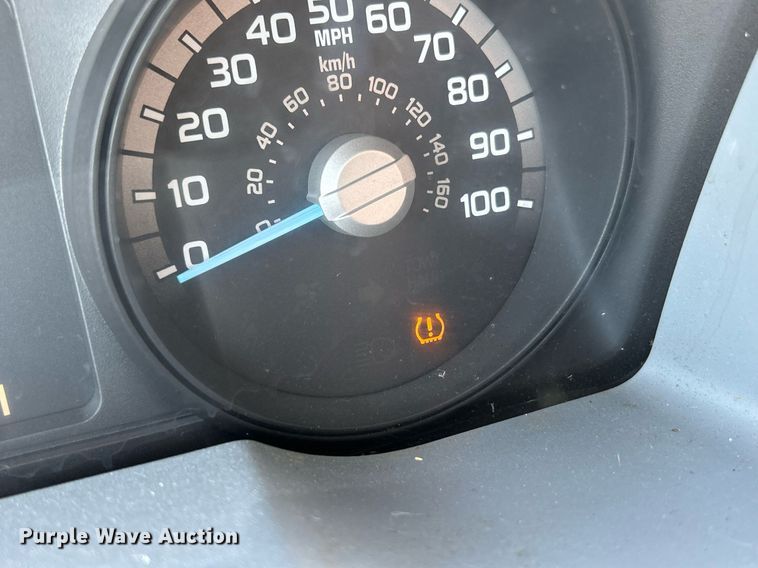 image for item NR9374 2011 Ford F250 Super Duty XL  utility bed pickup truck