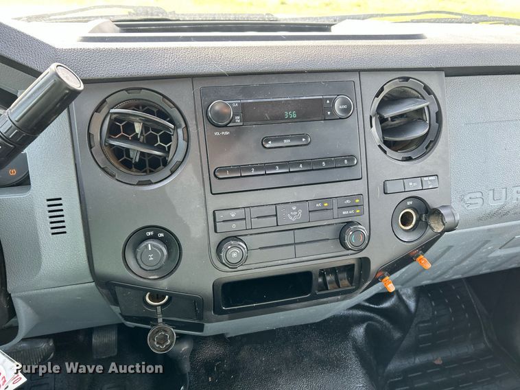 image for item NR9374 2011 Ford F250 Super Duty XL  utility bed pickup truck