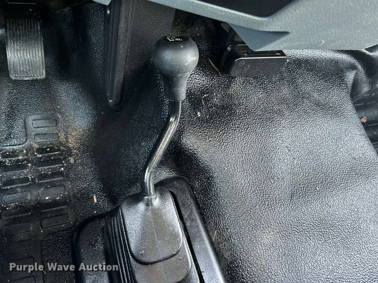 image for item NR9374 2011 Ford F250 Super Duty XL  utility bed pickup truck