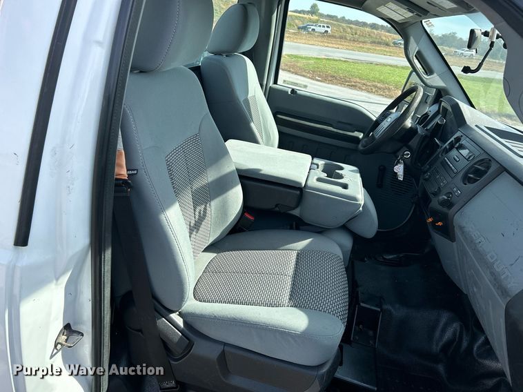 image for item NR9374 2011 Ford F250 Super Duty XL  utility bed pickup truck