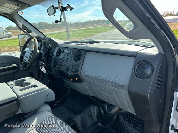 image for item NR9374 2011 Ford F250 Super Duty XL  utility bed pickup truck